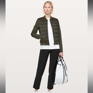 Lululemon On the Move Pants in Black Size 4